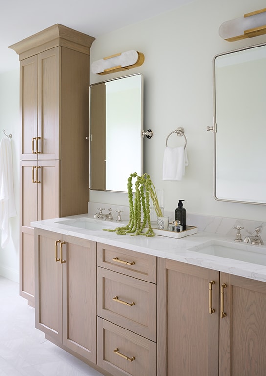 Wood&Marble bathroom